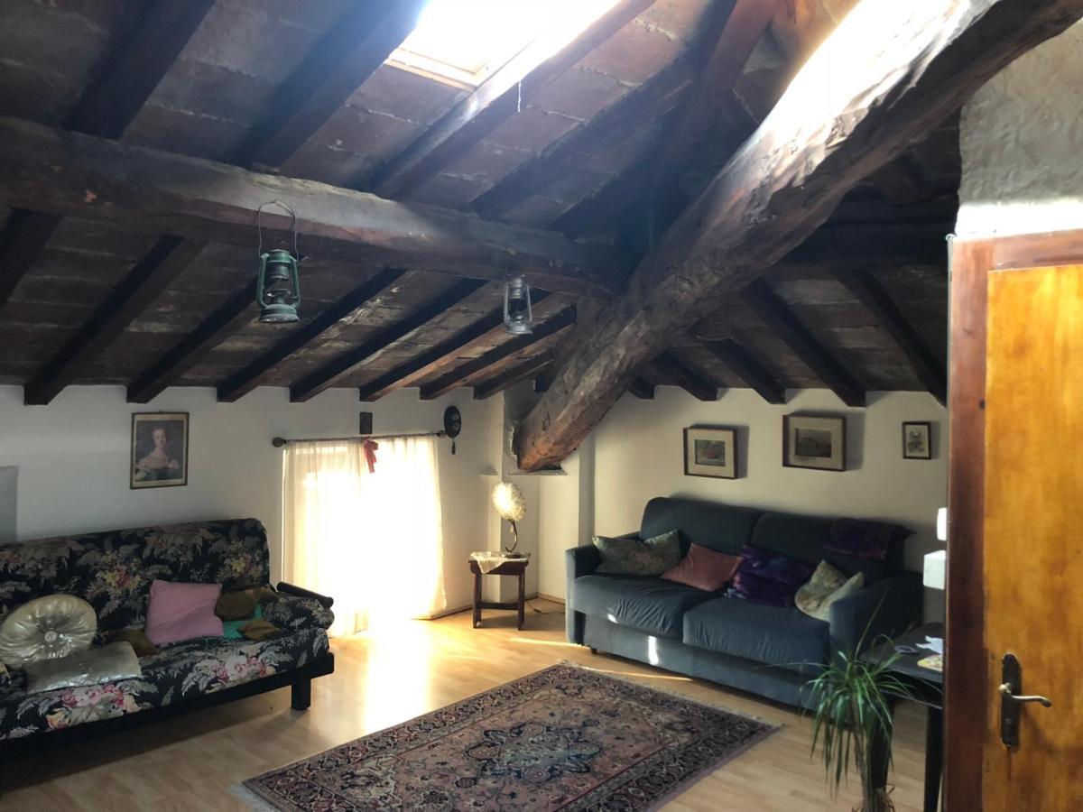 Ampia e luminosa mansarda a 2 passi da Pavia Cava Manara Exterior foto